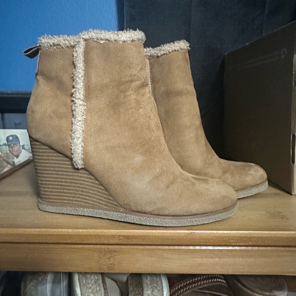 Wonderly Tan Wedge Shoes with Suede Finish